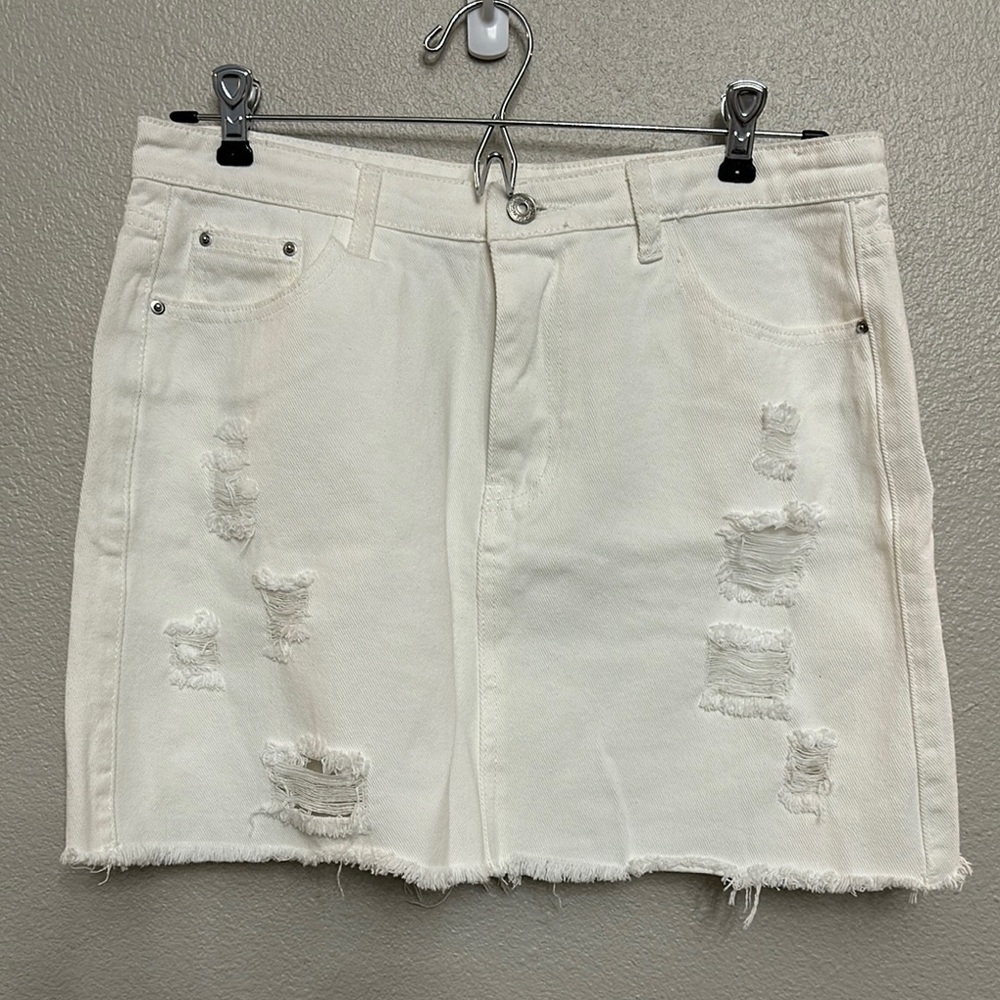 Trendy White Distressed Denim Skirt